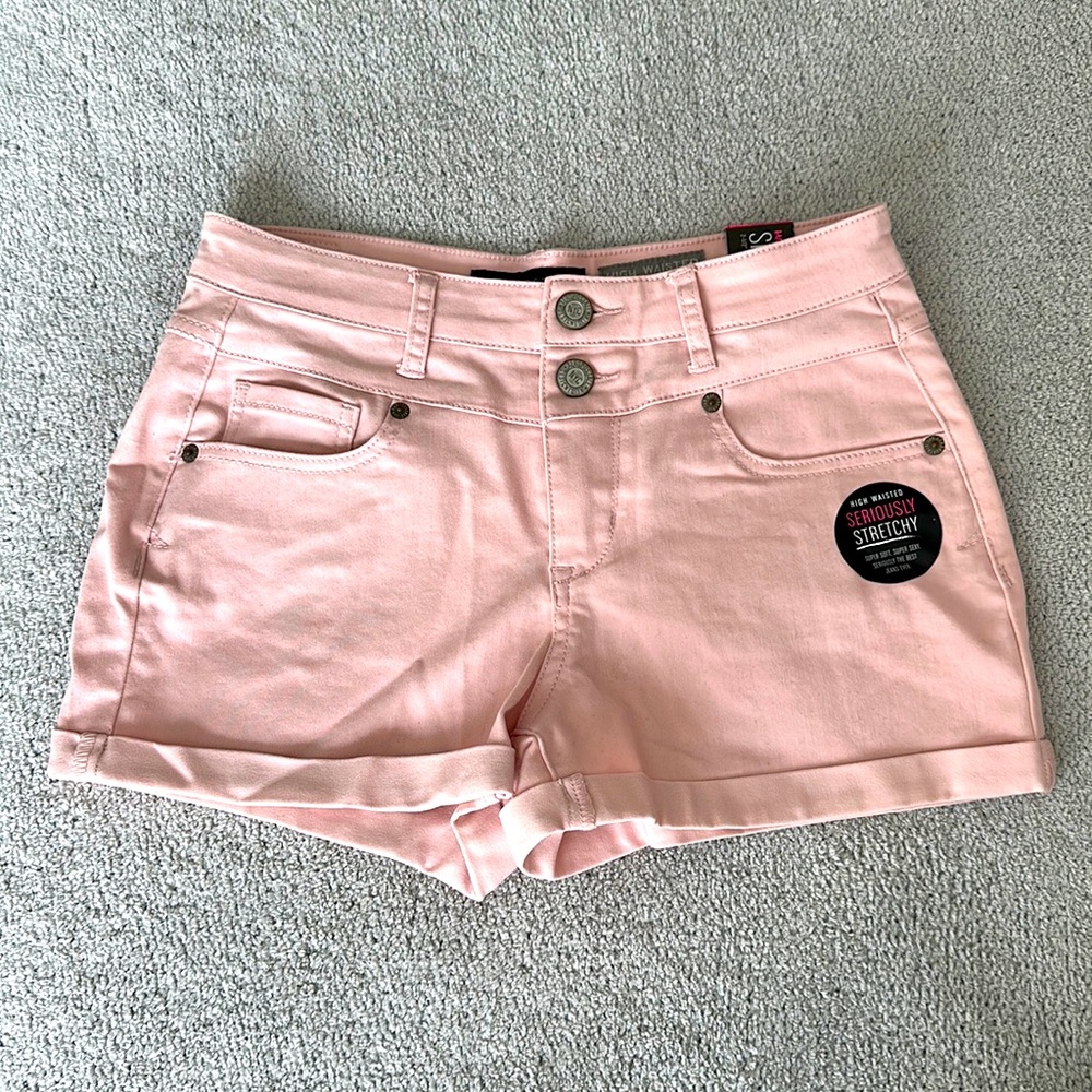 Aeropostale high waisted seriously stretchy 2 button jean shorts. Size 4